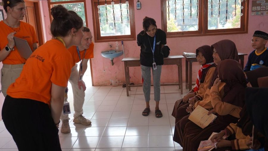 iCOP students teaching at SD Sumberjati